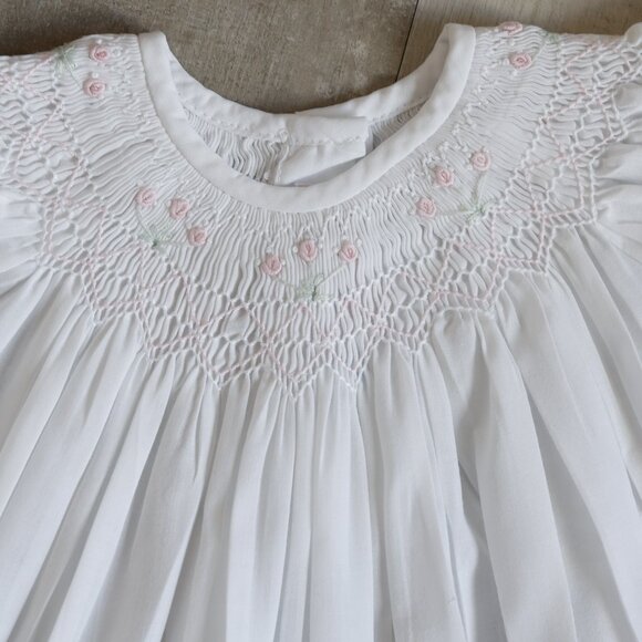 White Smocked Heirloom Bishop Dress Boutique 3-6 Months - Picture 5 of 6